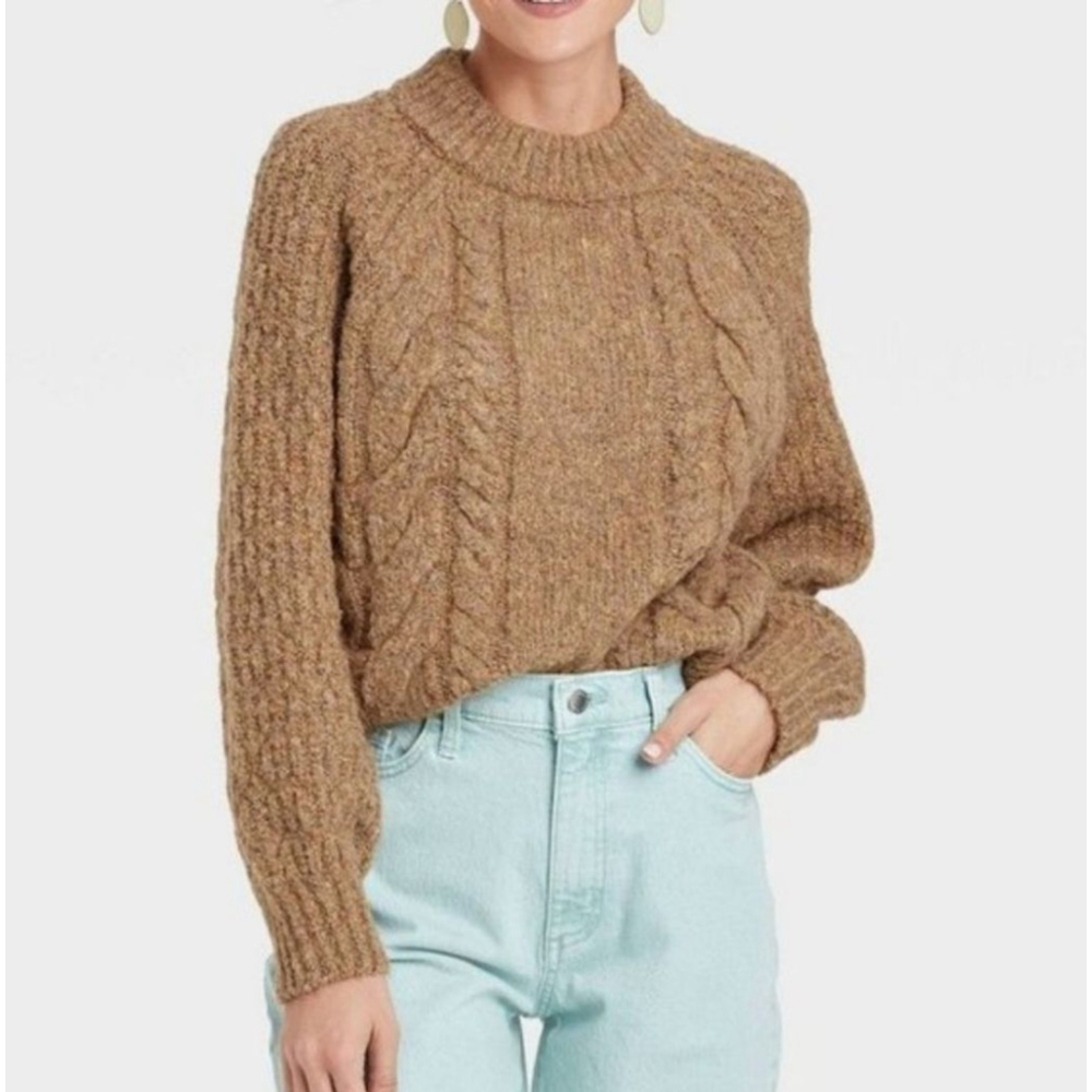 Women's Universal Thread Brown Cable Knit Crew Neck Sweater M